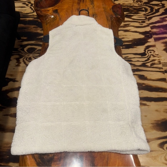 Cg*l*cg Soft Cream White Fleece Sherpa Vest - Picture 3 of 3